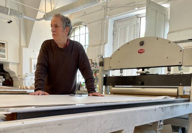 Tom Blaess dans son imprimerie à Berne