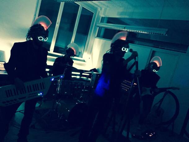 Concert de "Revolting Puppets" au bureau d'Apps with love