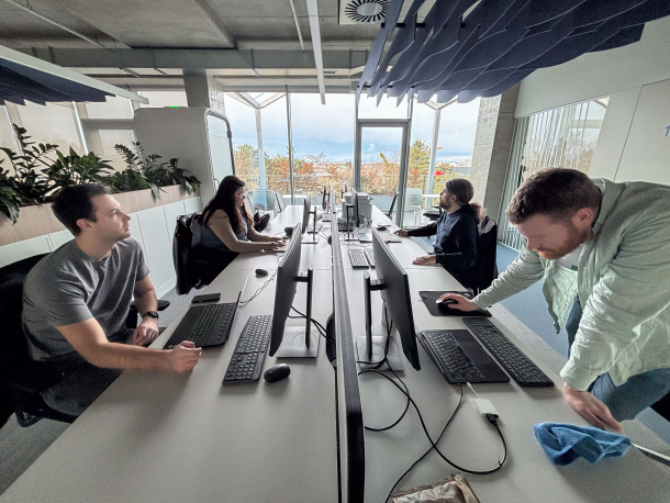 Team Apps with love Kroatien im Office