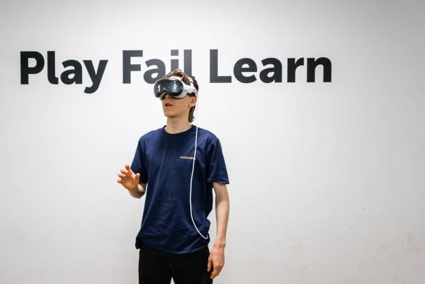 Jann mit der VisionPro von Apple